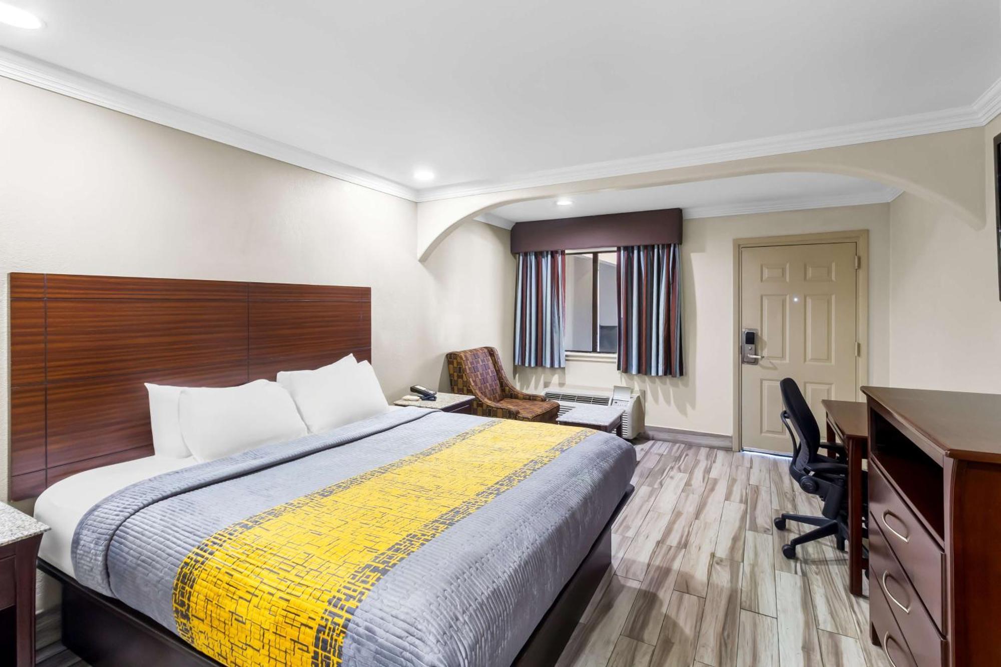 Americas Best Value Inn Houston Heights At I-45 Eksteriør bilde