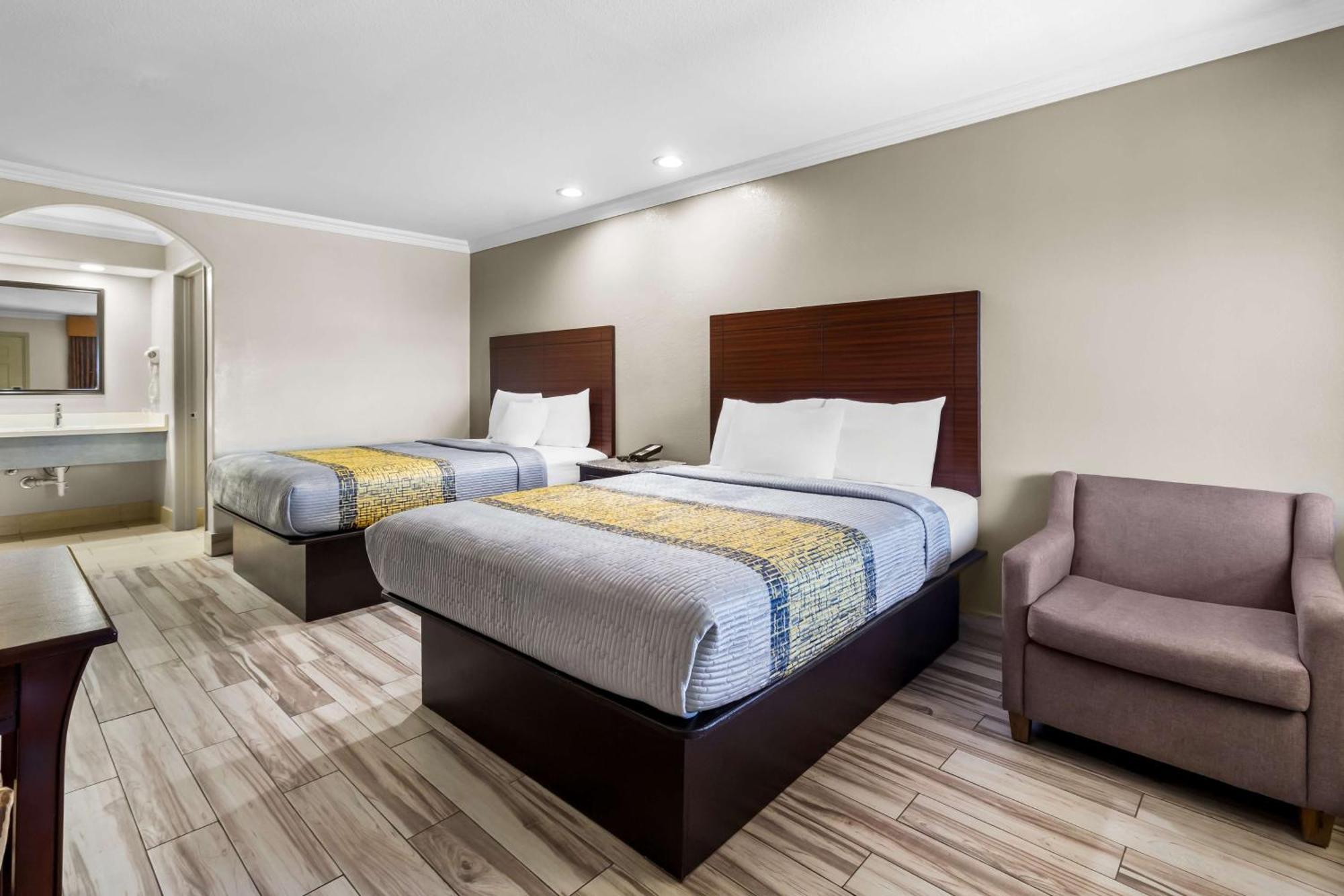 Americas Best Value Inn Houston Heights At I-45 Eksteriør bilde