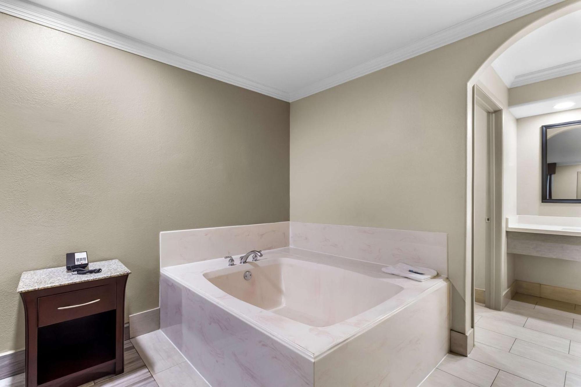 Americas Best Value Inn Houston Heights At I-45 Eksteriør bilde