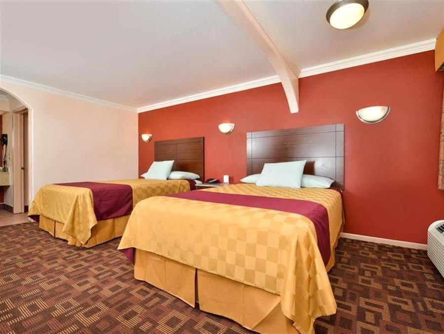 Americas Best Value Inn Houston Heights At I-45 Eksteriør bilde