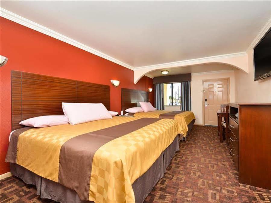 Americas Best Value Inn Houston Heights At I-45 Eksteriør bilde